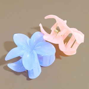 Pinces à cheveux en forme de fleur de frangipanier mate, bleu clair et rose pastel