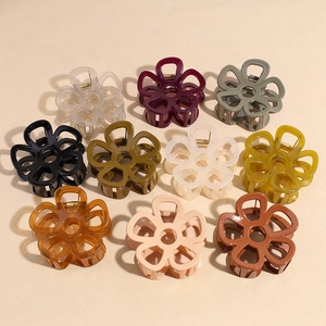 Elegant Flower Hair Claw Clips Resin Plastic Hollow Out Shark Clip Large Non-slip Hair Grips For Women Hair Styling Accessory