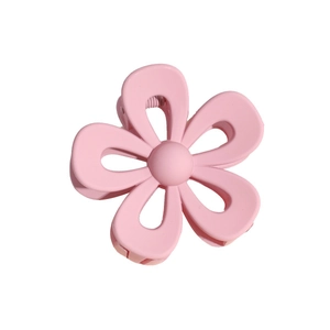 Pinza per capelli a forma di fiore rosa opaco con design traforato e molla metallica