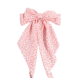 Fermaglio per capelli con doppio fiocco floreale e nastri lunghi in chiffon rosa
