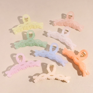 Large Matte Hair Claw Clip For Women Twisted Shark Clip Non-Slip Macaron Color Hair Catch Elegant Hair Styling Accessories