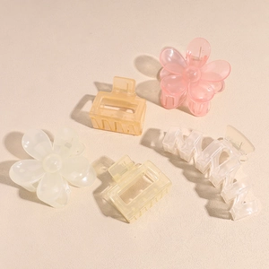 Five-piece Korean style large shark hair clips set in assorted candy macaron colors