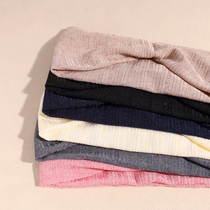 Lot de six bandeaux de sport en tricot côtelé avec nœud central en diverses couleurs