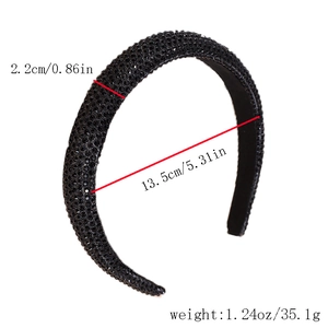 Vue détaillée du serre-tête strass noir montrant 2,2cm de large et 35,1g de poids
