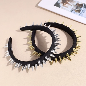 Cerchietti neri larghi stile punk con borchie in metallo oro e argento per un look alla moda
