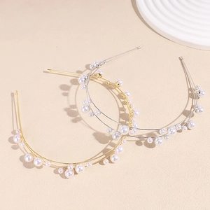 Elegant double-layered metal headband with white pearls in gold and silver finishes