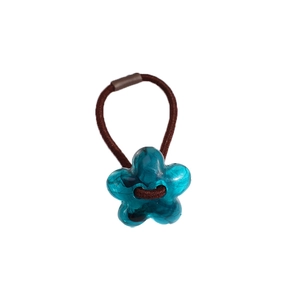 Élastique à cheveux fleur en acrylique bleu doux avec bande élastique marron pour queue