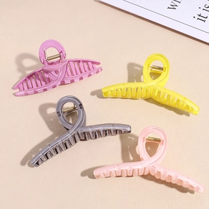 Lot de quatre pinces à cheveux 13cm colorées mates en résine pour femmes aux cheveux épais