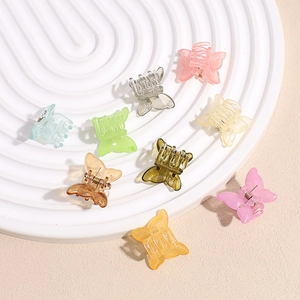 Set mit 8 bunten Mini-Schmetterlings-Haarklammern aus lichtdurchlässigem Harzmaterial