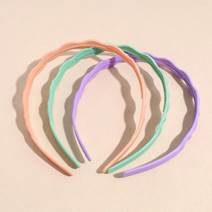 Three wavy matte headband set in pastel colors with anti-slip inner teeth design