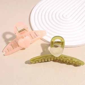 Grandes pinces à cheveux élégantes en forme de cœur, coloris rose pastel et vert olive