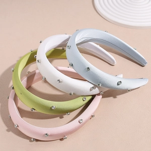 Serre-têtes rembourrés en strass aux couleurs pastel avec design en éponge