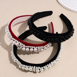 Baroque velvet headband set with elegant pearls and crystal beads for women