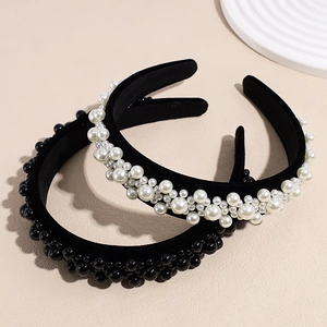 Baroque style velvet headband featuring clustered pearls and black beads for elegant women
