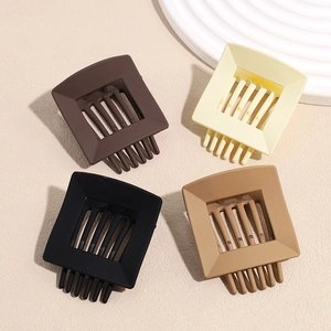 French Vintage Matte Hollow Square Hair Claw Clip Geometric Frosted Hairpin Large Hair Accessories For Women Daily Commute