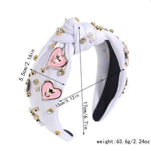 Vue détaillée du bandeau de mariée noué avec cœurs roses et spécifications de taille