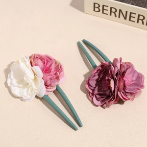 U-shaped hair pins with vintage fabric roses in pink and dusty rose colors