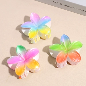 Trois pinces à cheveux en forme de fleur avec dégradé de couleurs et finition acrylique