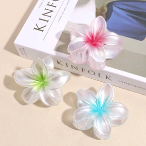 Set di 3 mollette per capelli a forma di fiore di frangipane sfumato in rosa, verde e blu