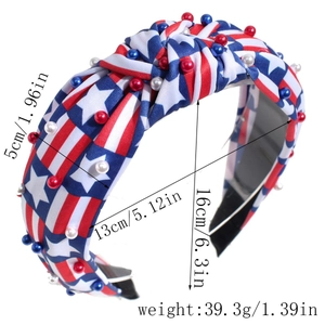 Détail du serre-tête noué drapeau américain avec perles rouges, blanches et bleues