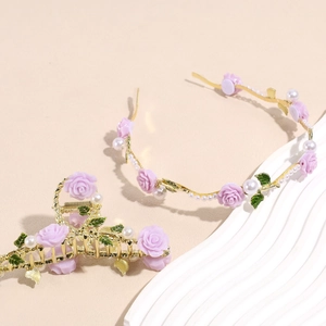 Elegantes Set aus fliederfarbenem Haarreif und Haarklammer mit Perlen und Gold
