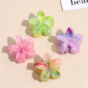 Set di quattro fermagli per capelli a fiore sfumati con finitura in resina marmorizzata