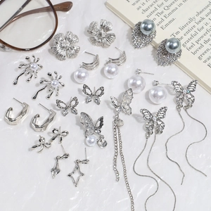Pendientes de perlas de plata 925 con borlas de mariposa y diseños florales