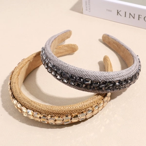 Serre-têtes larges tressés en raphia avec strass carrés de luxe en beige et gris