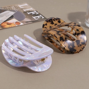 Set of two leopard and pearl white hair claws in curved resin design for women