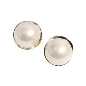 Elegantes pendientes de perlas de plata 925 con base dorada diseño minimalista de mujer