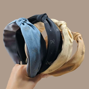 Serre-têtes noués scintillants avec motifs nœuds en strass, coloris bleu clair, noir et beige