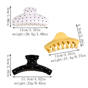 Vues détaillées des pinces à cheveux à pois et unies avec dimensions et poids précis
