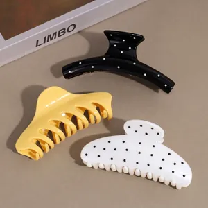 Pince à Cheveux Style Coréen Mode Pois Noirs et Blancs Simple Polyvalente Élégante Shark Clip Accessoires de Tête pour Femmes Quotidien