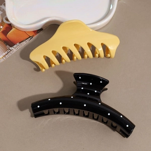 Grandes pinces à cheveux élégantes en beige uni et à pois noirs pour accessoires femme