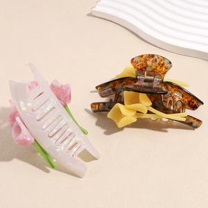 Elegant 2024 tulip flower hair claw clips with pearl and tortoiseshell resin finish