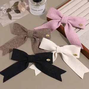 Pince à Cheveux Nœud Tricoté Vintage Français Avec Long Ruban et Plaque Métal Love Pince à Ressort Douce pour Femmes