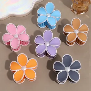 Pince à Cheveux Fleur en Plastique Mat Avec Perle Artificielle Élégante Pince à Cheveux Florale pour Femmes Accessoires de Coiffure