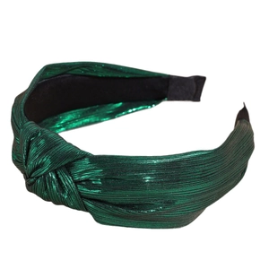 Serre-tête à nœud vert métallisé élégant avec texture brillante et style turban tendance