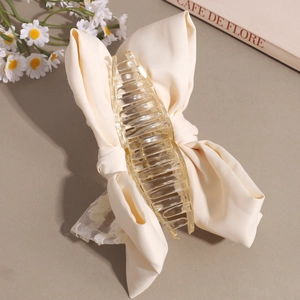 Elegante molletta per capelli con fiocco in pizzo bianco crema e finitura in raso stile francese