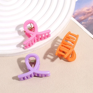 Trois petites pinces à cheveux colorées en rose, violet et orange pour femmes et filles