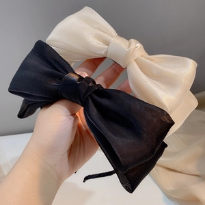 Set de diademas elegantes con lazo grande de organza en negro y blanco crema