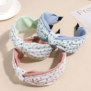 Set de 3 diademas florales en azul, menta y rosa con elegante diseño de nudo ancho trenzado