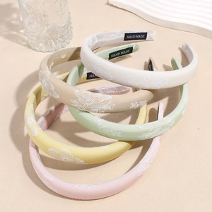 Vintage New Chinese Style Satin Floral Embroidered Headband For Women Elegant High Skull Top Padded Sponge Hair Band Party