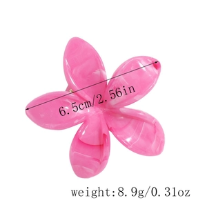 Detail view of pink gradient flower hair claw with 6.5cm dimensions and weight info
