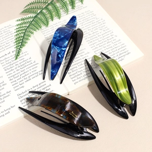 Grandes barrettes à cheveux en acétate motifs marbre et écaille au style rétro français