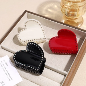 Ensemble de pinces à cheveux élégantes en forme de cœur avec strass noirs, blancs et rouges