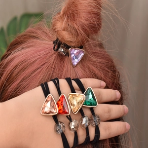 Five-color elastic hair ties with triangle gemstone pendants and small faceted beads