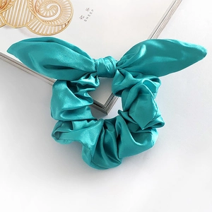 See-blauer Satin-Haargummi mit Hasenohren-Schleife und edlem Seidenglanz-Finish
