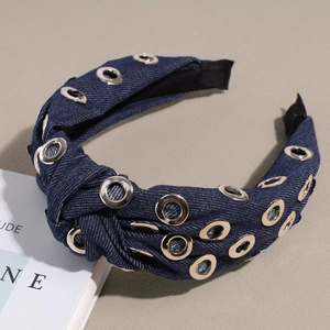 Serre-tête noué large en denim bleu foncé avec œillets métalliques argentés et style rétro