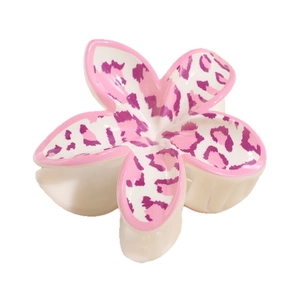 Pince à cheveux fleur de frangipanier avec motif léopard rose pour coiffure féminine